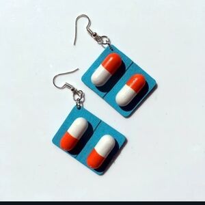 NWT Adorable Pill Capsule On Blue Background Dangling Earrings!